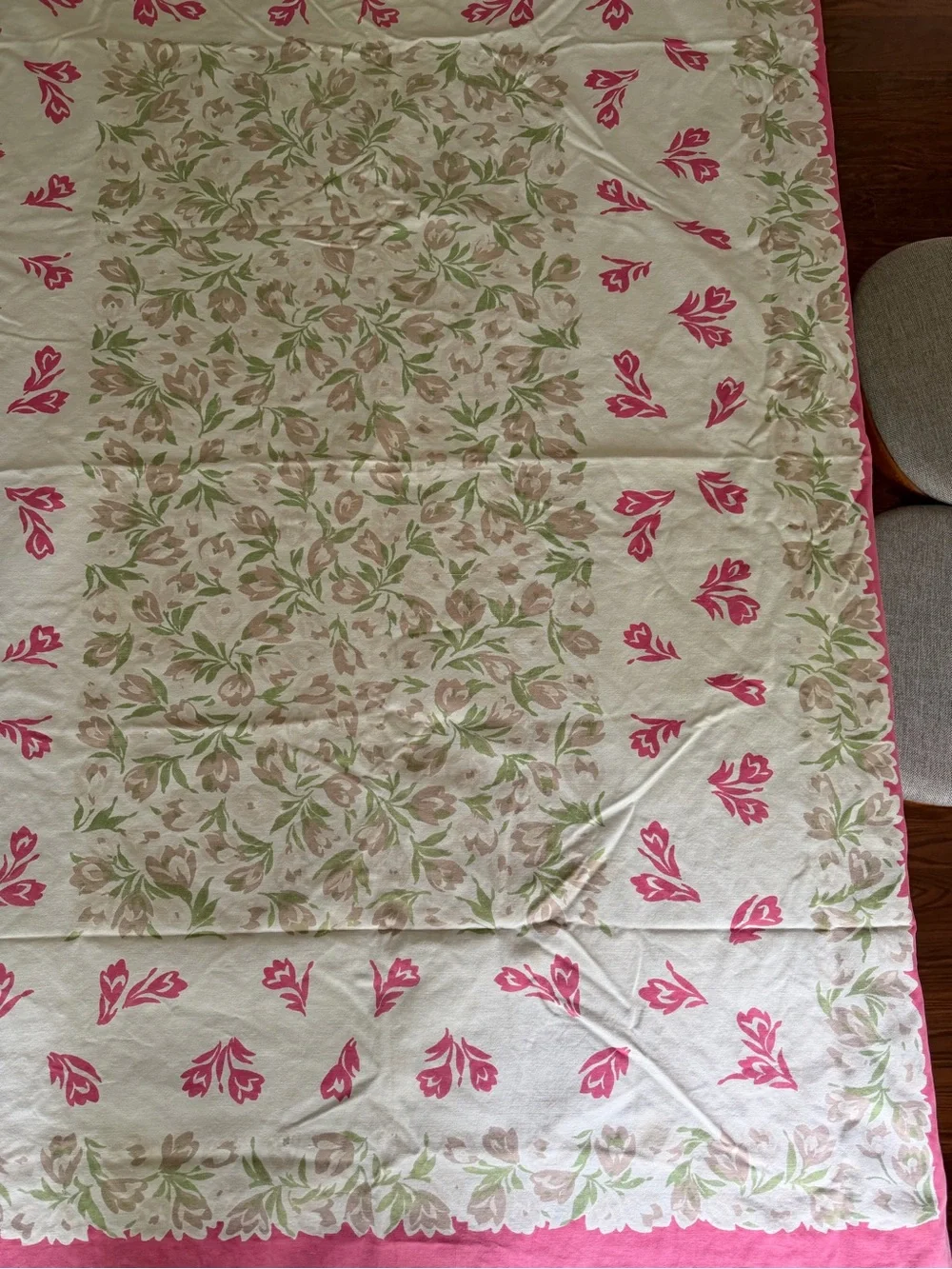 Vintage Tablecloth 1950s Pink Floral Border Excellent Condition 68 X 59 Inches